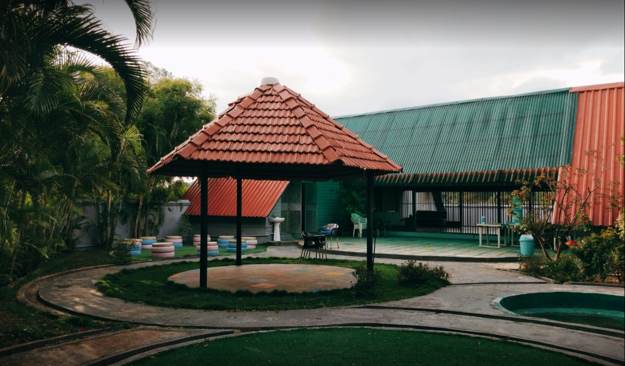 surve farm house image